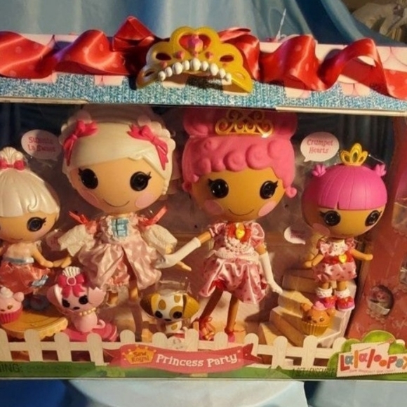 Lalaloopsy Sew royal Princess Party 8 pack, in reuseable Castle, Lalaloopsy - Picture 5 of 5